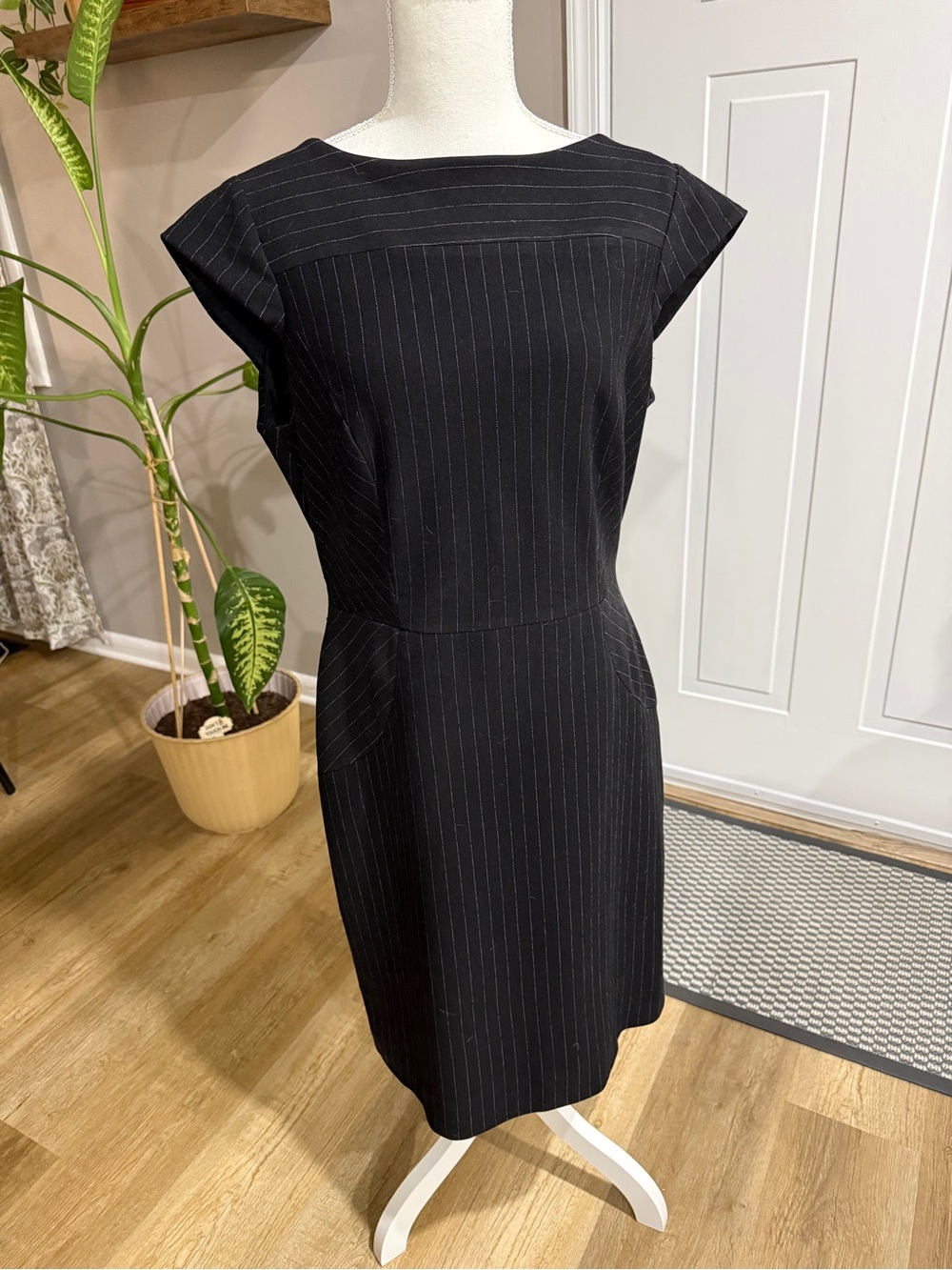 ANTONIO MELANI Black Pinstripe Midi Sheath Dress size 14 - Picture 3 of 5